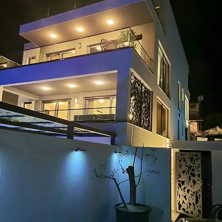 Palace Al Nera 2 Luxurius At Sea Villa *