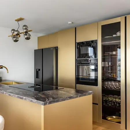 Palace Al Nera 2 Luxurius At Sea *