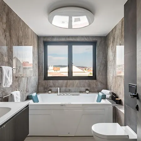 Palace Al Nera 2 Luxurius At Sea