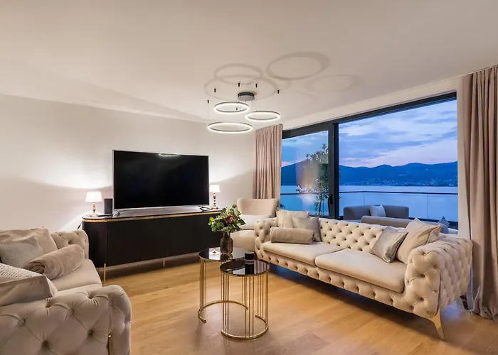 Palace Al Nera 2 Luxurius At Sea Trogir