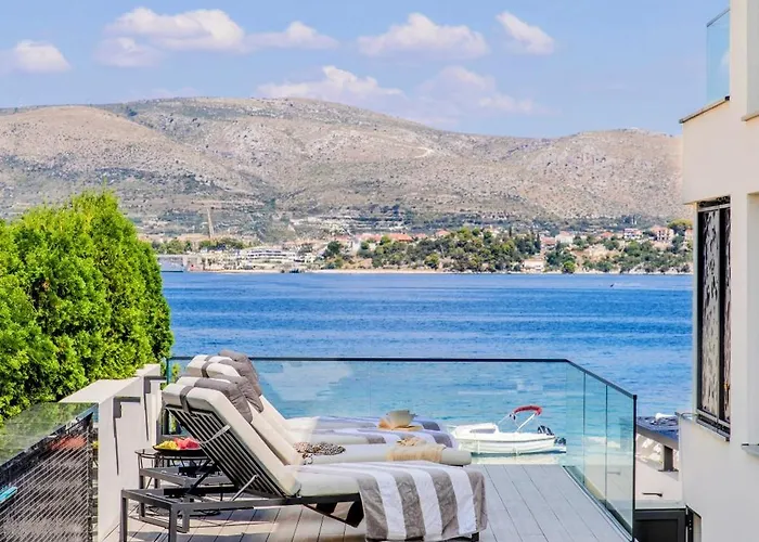 Palace Al Nera 2 Luxurius At Sea *