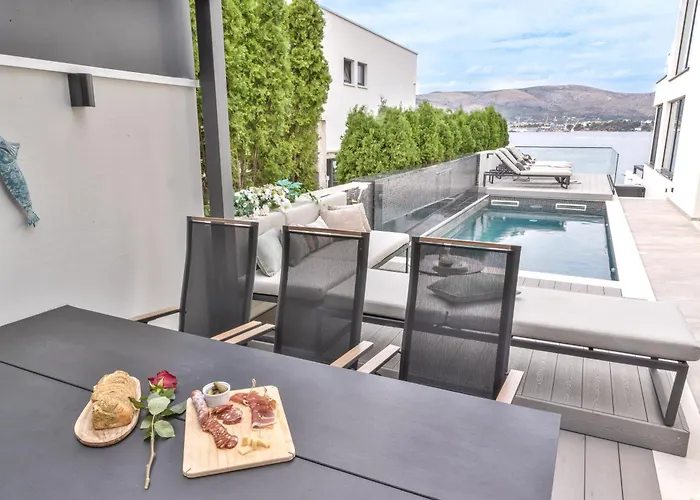 Palace Al Nera 2 Luxurius At Sea