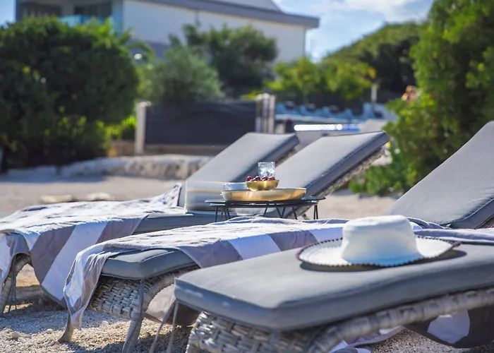 Palace Al Nera 2 Luxurius At Sea Villa *