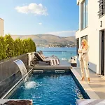 Palace Al Nera 2 Luxurius At Sea Trogir