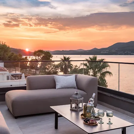 Palace Al Nera 2 Luxurius At Sea Villa