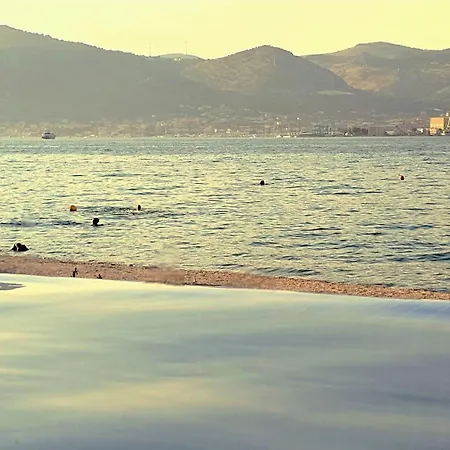 Palace Al Nera 2 Luxurius At Sea Вілла Трогір