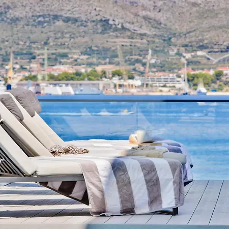 Palace Al Nera 2 Luxurius At Sea *