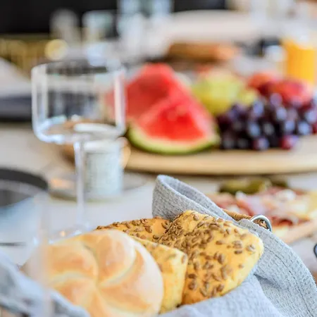 Palace Al Nera 2 Luxurius At Sea *