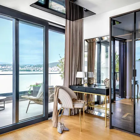 Palace Al Nera 2 Luxurius At Sea Trogir