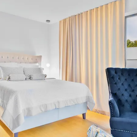 Βίλα Luxe Villa Palace Nera 2 By Sea Heated Pool