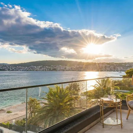 Luxe Palace Nera 2 By Sea Heated Pool