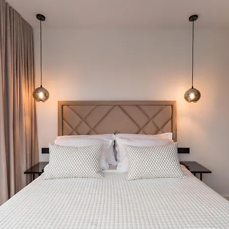 Luxe Villa Palace Nera 2 By Sea Heated Pool Τρογκίρ