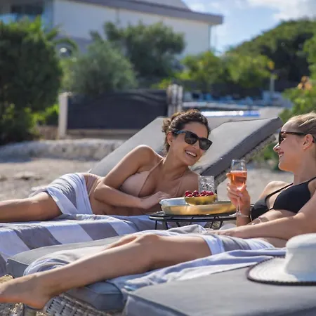 Luxe Villa Palace Nera 2 By Sea Heated Pool * Τρογκίρ