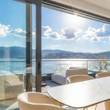 Luxe Villa Palace Nera 2 By Sea Heated Pool Βίλα Τρογκίρ