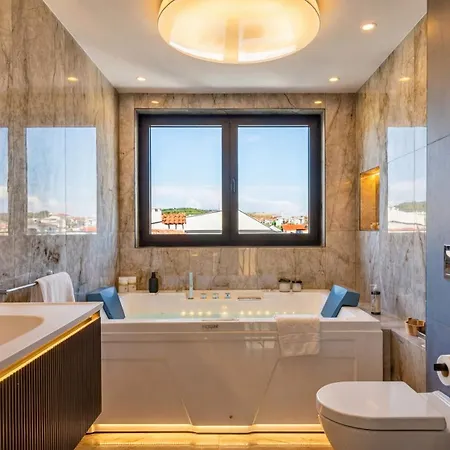 Luxe Villa Palace Nera 2 By Sea Heated Pool Βίλα Τρογκίρ
