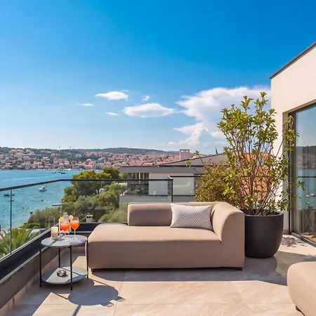 Luxe Palace Nera 2 By Sea Heated Pool