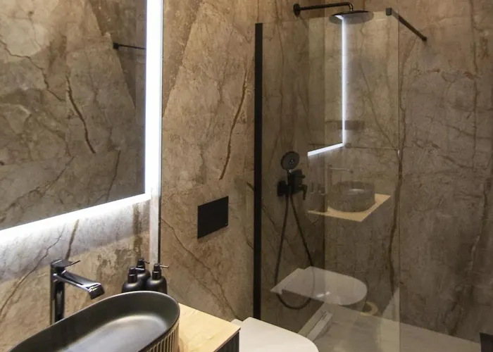 Palace Al Nera 2 Luxurius At Sea Vila *