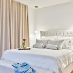 Palace Al Nera 2 Luxurius At Sea Vila *