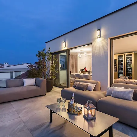 Palace Al Nera 2 Luxurius At Sea