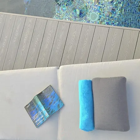 Palace Al Nera 2 Luxurius At Sea 别墅 *